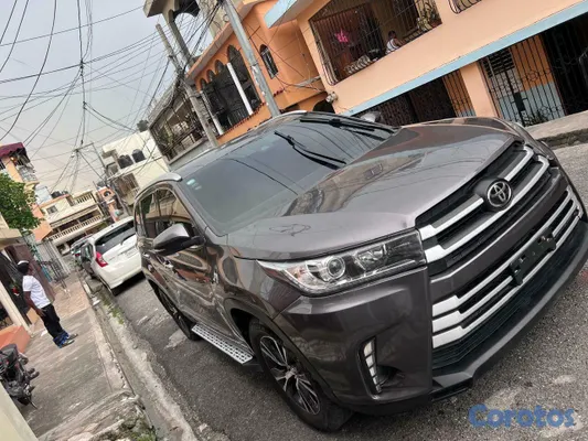 2019 Toyota Highlander — foto 3 / 7