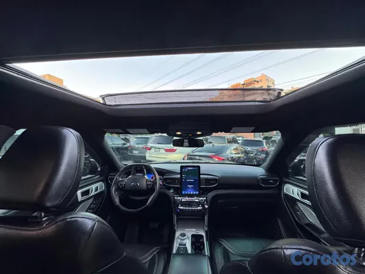 2021 Ford Explorer — foto 2 / 7