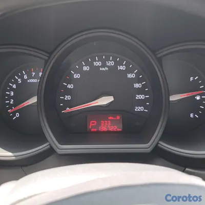 2013 Kia Rio — foto 8 / 11
