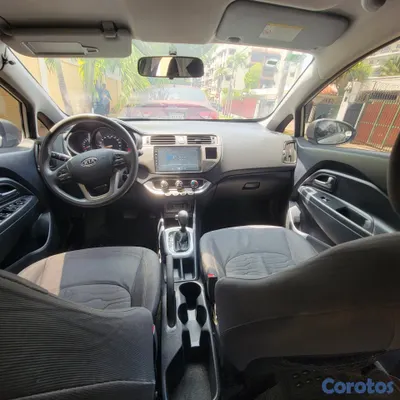 2013 Kia Rio — foto 10 / 11