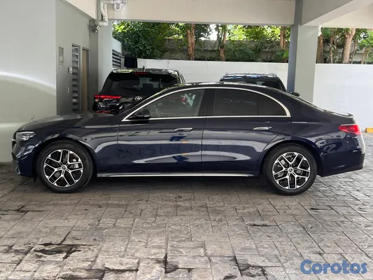 2026 Mercedes-Benz Clase E 300 — foto 4 / 11
