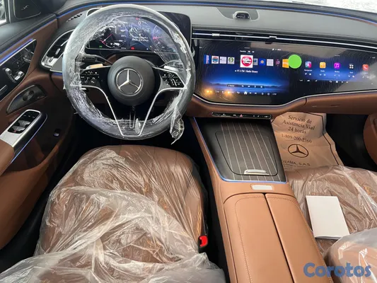 2026 Mercedes-Benz Clase E 300 — foto 8 / 11