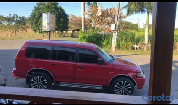 2000 Mitsubishi Montero