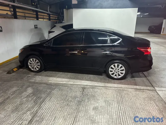 2017 Nissan Sentra — foto 6 / 7