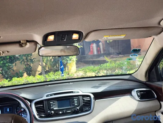 2016 Kia Sorento — foto 4 / 6
