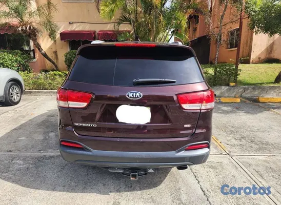 2016 Kia Sorento — foto 5 / 6