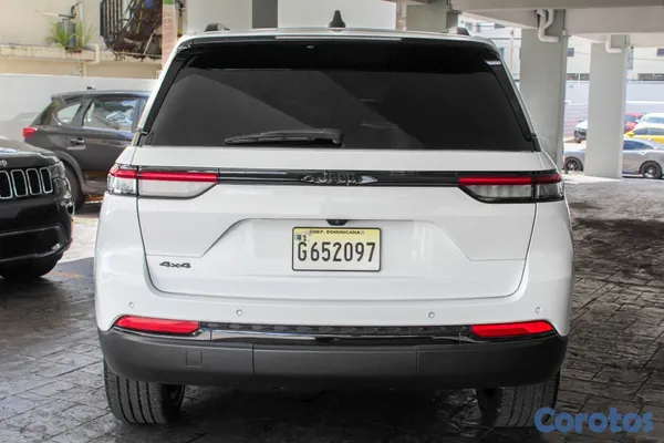 2023 Jeep Cherokee — foto 4 / 11