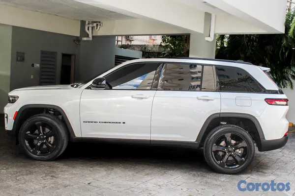 2023 Jeep Cherokee — foto 9 / 11