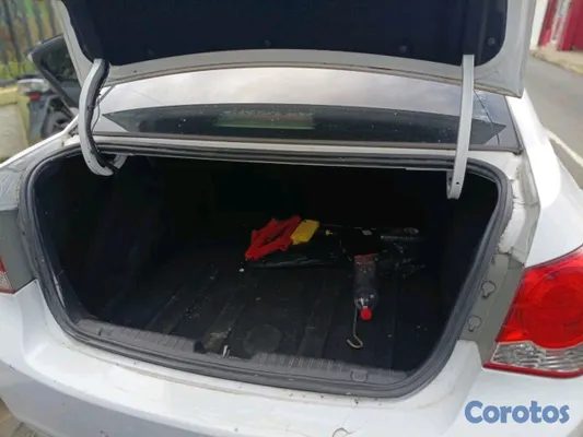2012 Chevrolet Cruze — foto 2 / 7