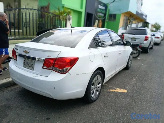 2012 Chevrolet Cruze — foto 3 / 7