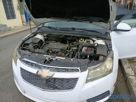 2012 Chevrolet Cruze — foto 5 / 7