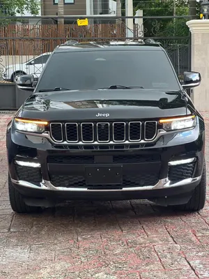2021 Jeep Grand Cherokee L — foto 2 / 6