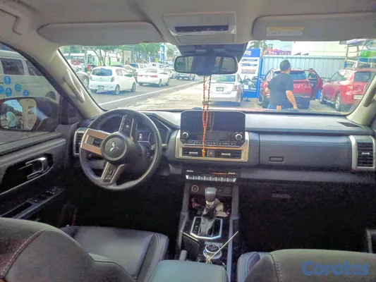 2025 Mitsubishi Triton — foto 8 / 10