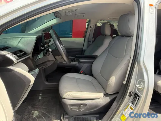 2021 Toyota Sienna — foto 6 / 10
