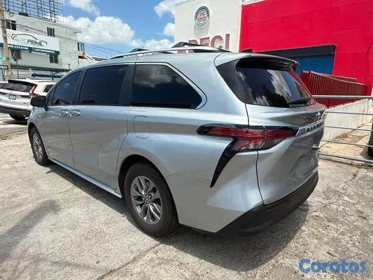 2021 Toyota Sienna — foto 7 / 10