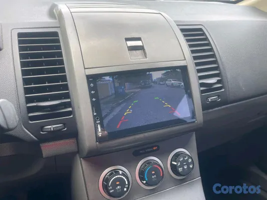 2008 Nissan Sentra — foto 9 / 10