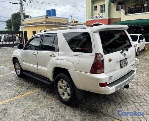 2005 Toyota 4 Runner — foto 4 / 9