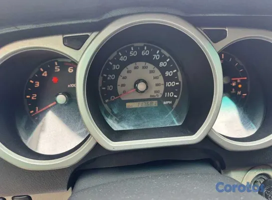 2005 Toyota 4 Runner — foto 7 / 9