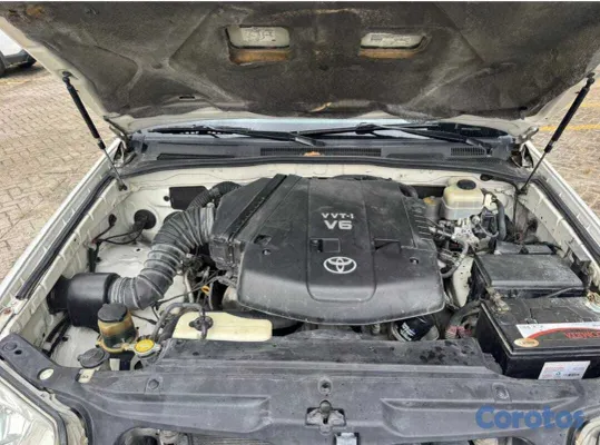 2005 Toyota 4 Runner — foto 8 / 9