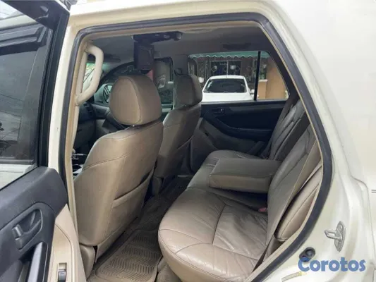 2005 Toyota 4 Runner — foto 9 / 9
