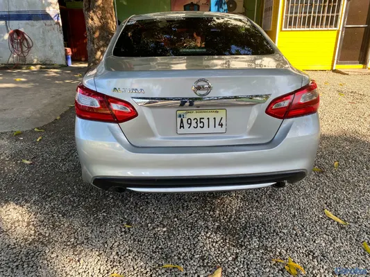 2016 Nissan Altima — foto 2 / 7