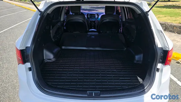 2013 Hyundai Santa Fe — foto 11 / 18