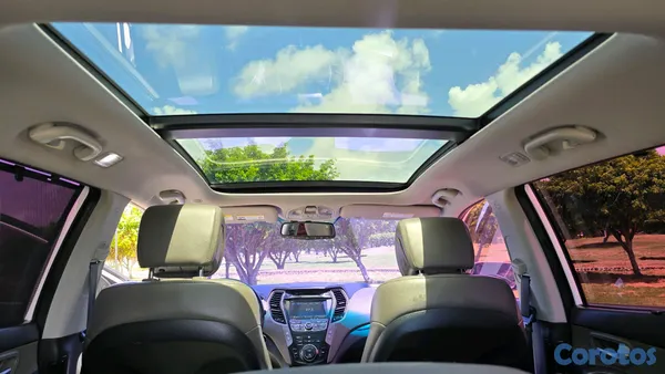 2013 Hyundai Santa Fe — foto 13 / 18