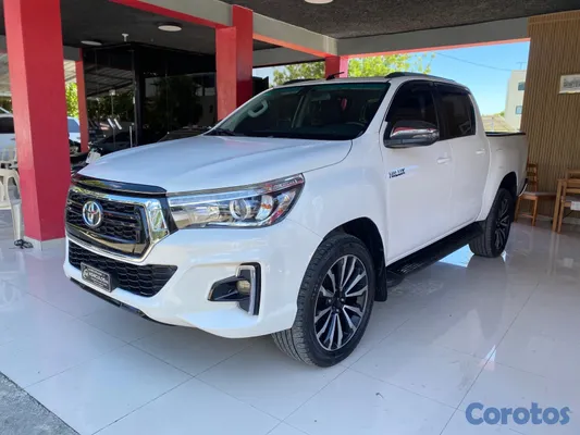 2020 Toyota Hilux — foto 2 / 13
