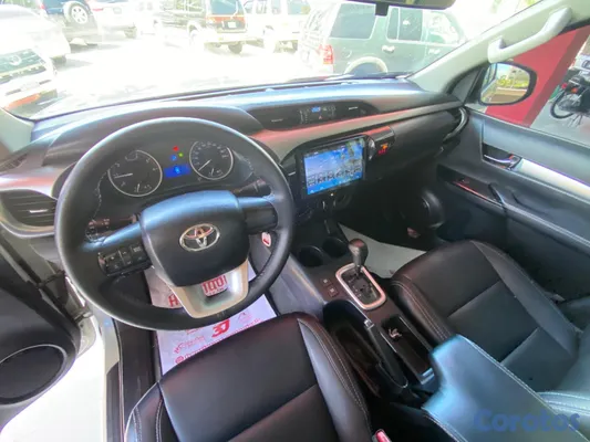 2020 Toyota Hilux — foto 6 / 13