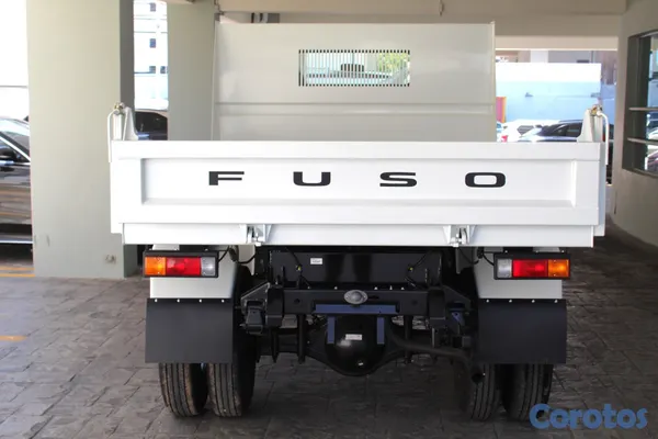 2026 Mitsubishi Motors Fuso Canter — foto 4 / 7