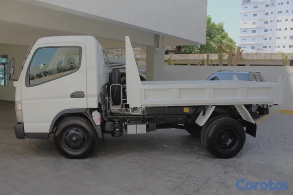2026 Mitsubishi Motors Fuso Canter — foto 6 / 7