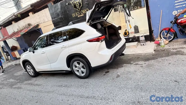 2022 Toyota Highlander — foto 8 / 10