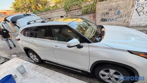 2022 Toyota Highlander — foto 9 / 10