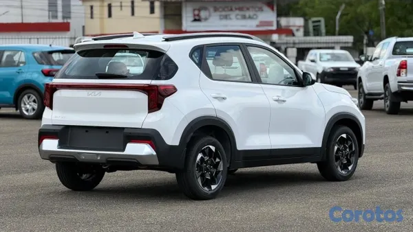 2027 Kia Sonet — foto 4 / 9