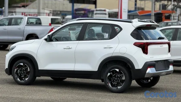 2027 Kia Sonet — foto 7 / 9