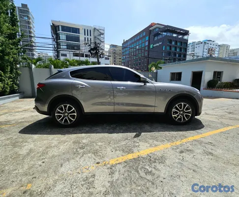 2018 Maserati Levante Q4 — foto 3 / 8
