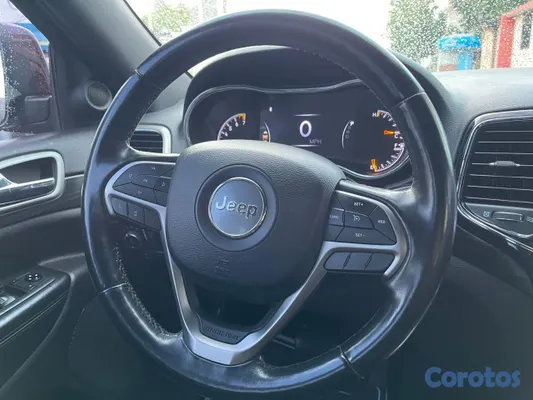 2020 Jeep Grand Cherokee — foto 5 / 7