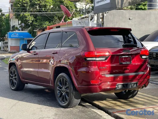 2020 Jeep Grand Cherokee — foto 6 / 7