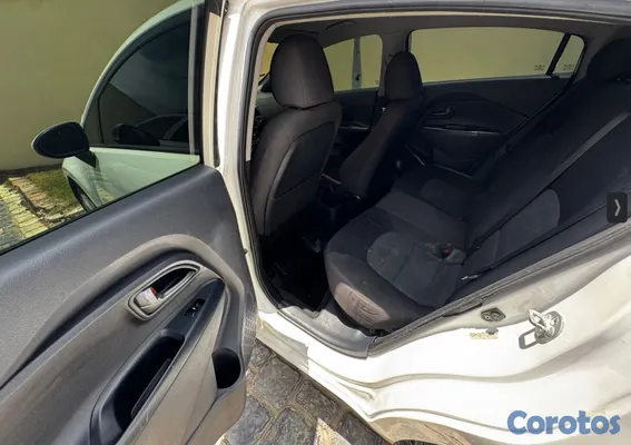 2015 Kia Rio — foto 2 / 9
