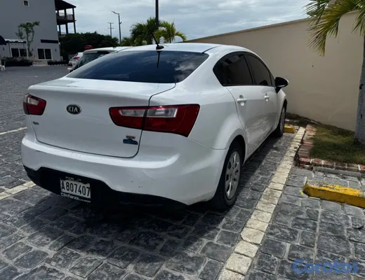 2015 Kia Rio — foto 3 / 9