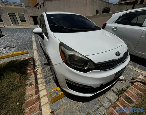 2015 Kia Rio — foto 5 / 9