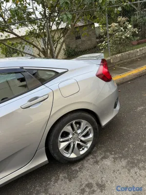 2021 Honda Civic — foto 12 / 13