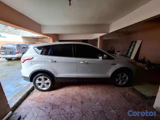 2014 Ford Escape — foto 3 / 4