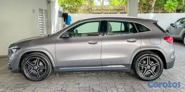 2025 Mercedes-Benz Clase GLA — foto 4 / 12