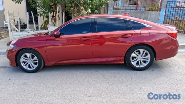 2018 Honda Accord — foto 13 / 13