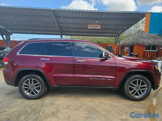 2020 Jeep Grand Cherokee — foto 7 / 12