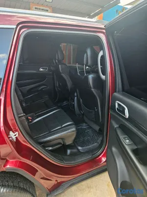 2020 Jeep Grand Cherokee — foto 9 / 12