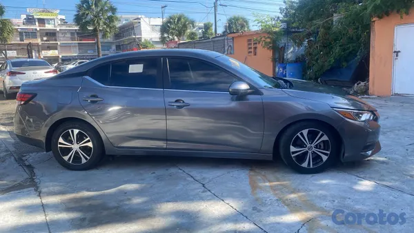 2020 Nissan Sentra — foto 2 / 8