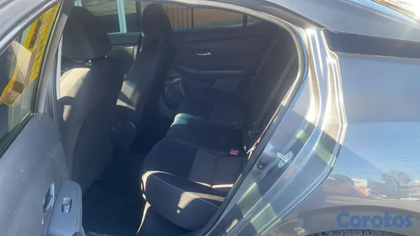 2020 Nissan Sentra — foto 7 / 8