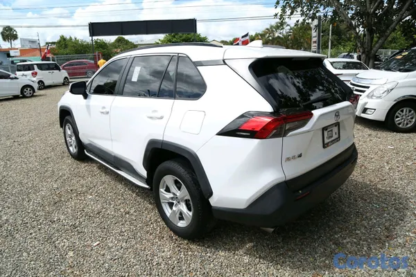 2020 Toyota Rav-4 — foto 6 / 7